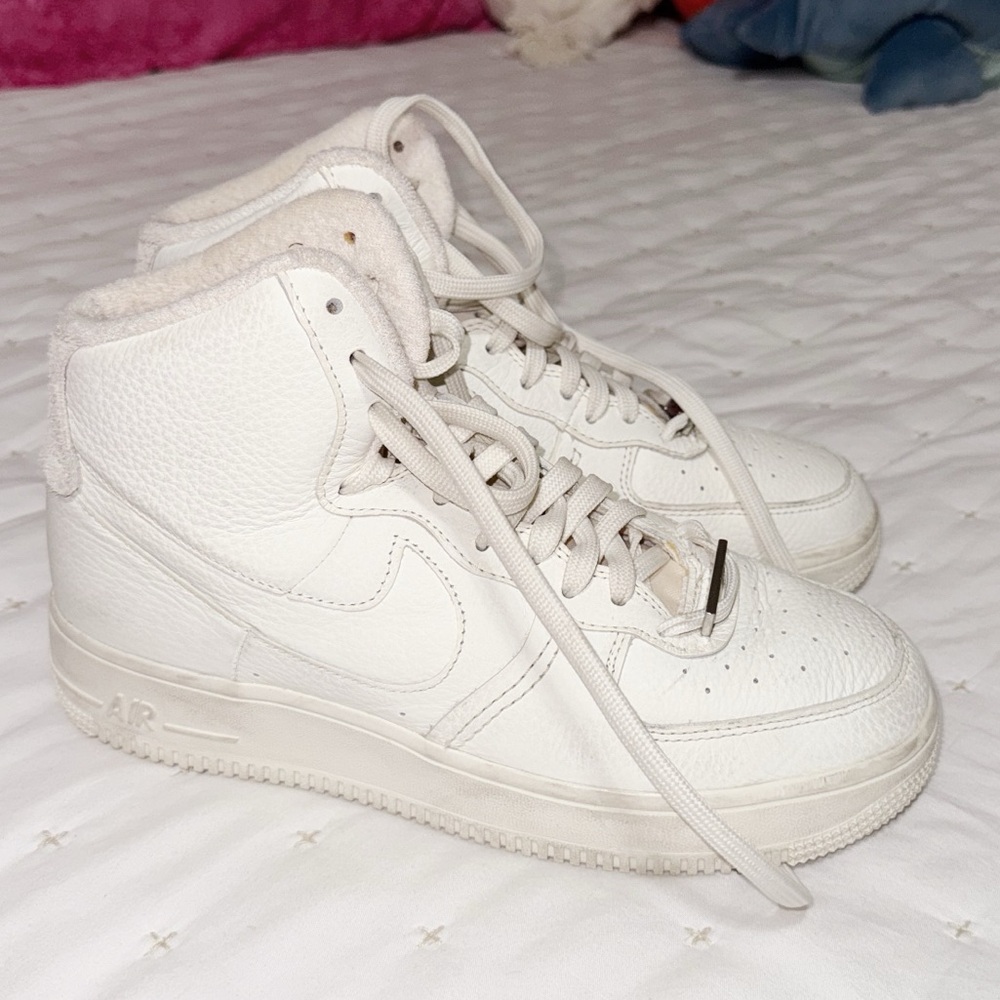 Nike high top shoes